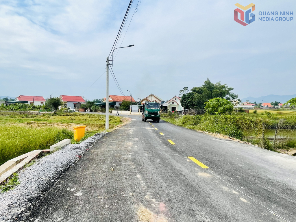 Công trình: Cải tạo, nâng cấp tuyến đường giao thông liên thôn (từ Quốc lộ 18 thôn Đông Thành xã Đông Ngũ đi thôn Phương Nam, Hội Phố xã Đông Hải)