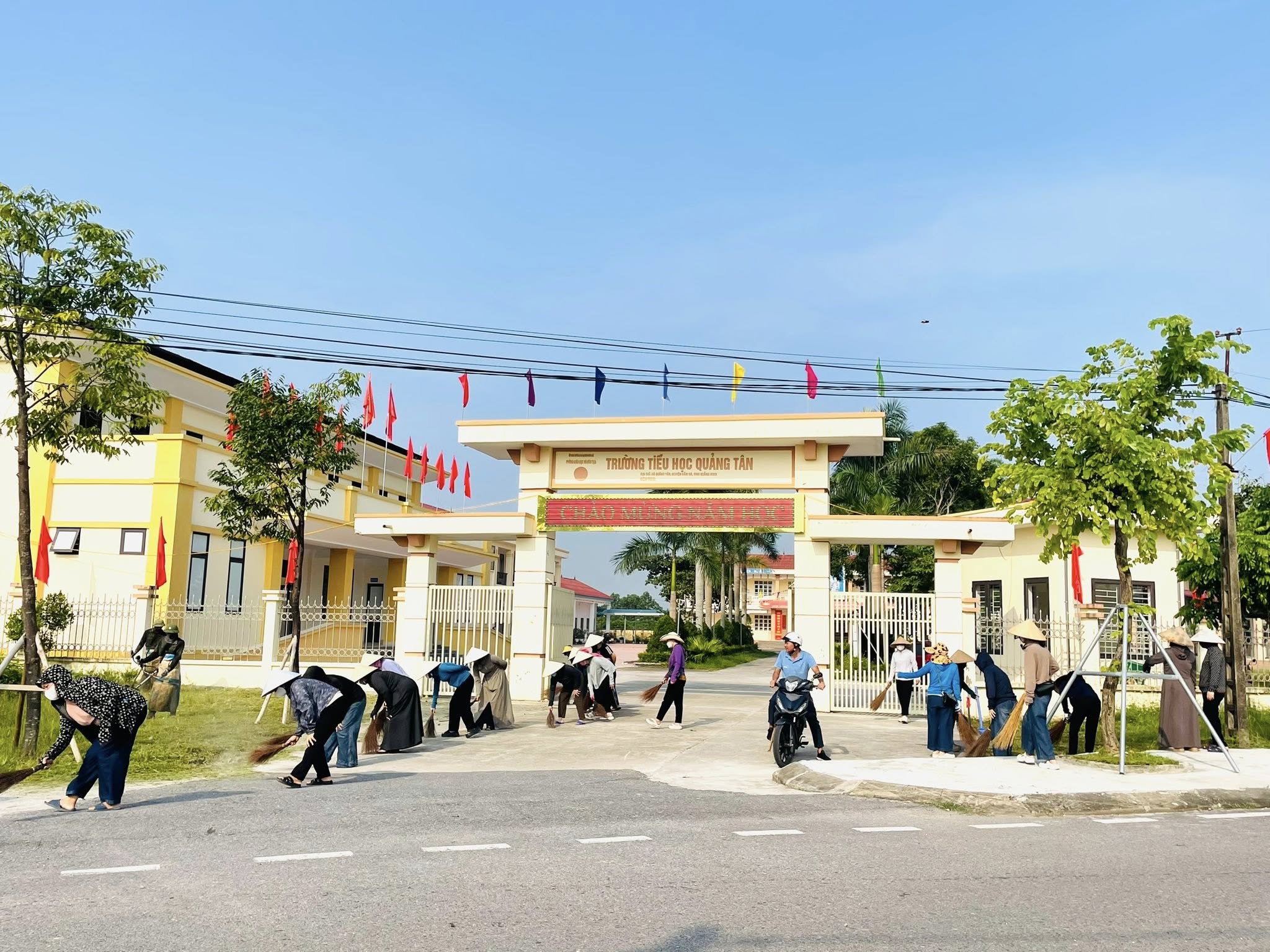 Bổ sung cơ sở vật chất cho trường tiểu học Quảng Tân, huyện Đầm Hà, huyện Đầm Hà