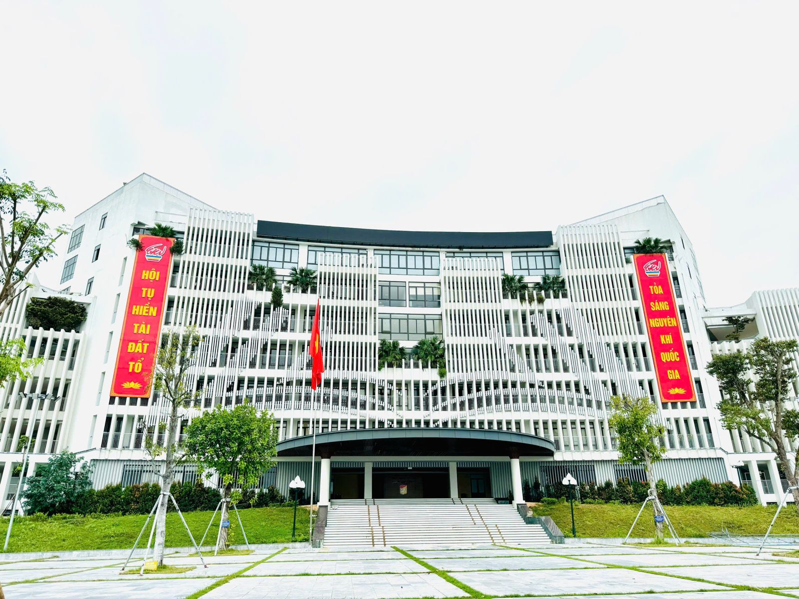 Công trình: Trường THPT Chuyên Hùng Vương
